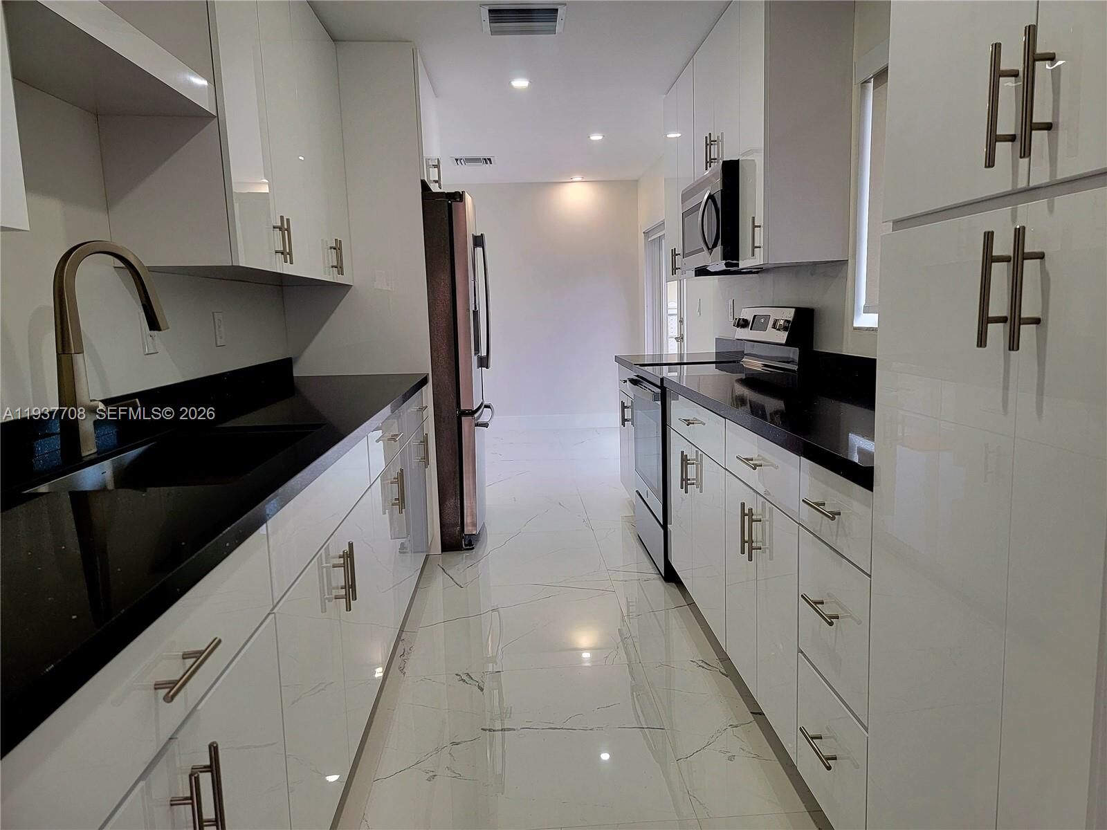 Property Photo: 14860 SW 307th St FL 33033