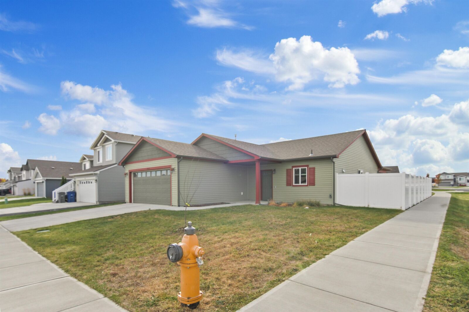 Property Photo: 902 S Bogen Ct WA 99224