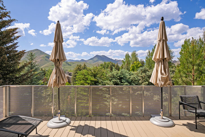 Property Photo:  260 Spur Lane  ID 83340 