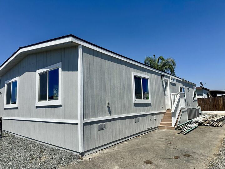 Property Photo:  720 E Worth Avenue  CA 93257 