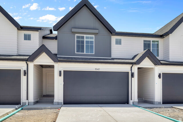 Property Photo:  712 N 1850 E 1190  UT 84653 