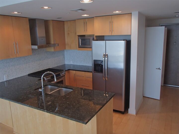 Property Photo: 300 Bowie Street 2704 TX 78703