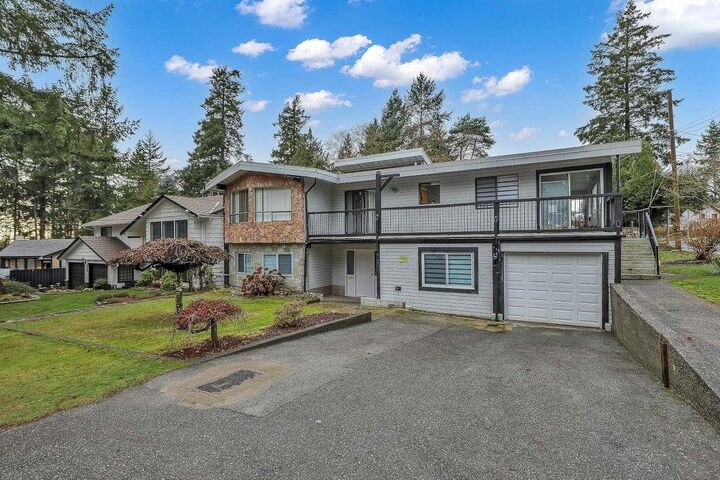 Photo de la propriété:  7336 Priory Place  BC V4C 4L6 