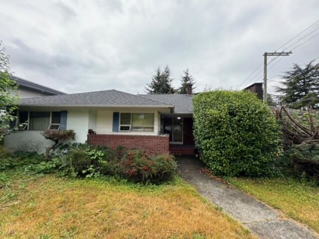 1490 Mathers Avenue — photo 1