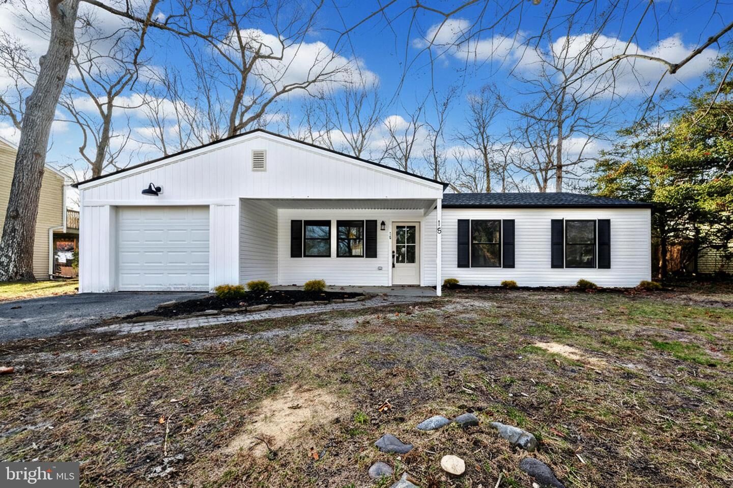 Property Photo:  15 Oak Leaf Drive  NJ 08087 