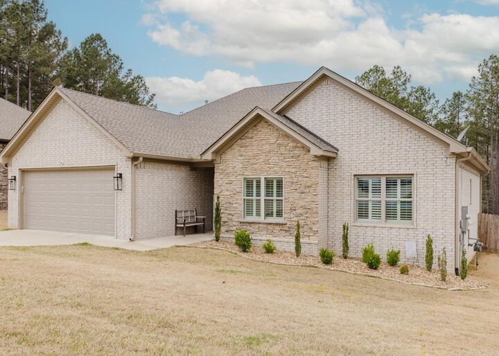Property Photo:  18556 Parkway Pines Drive  AR 72011 