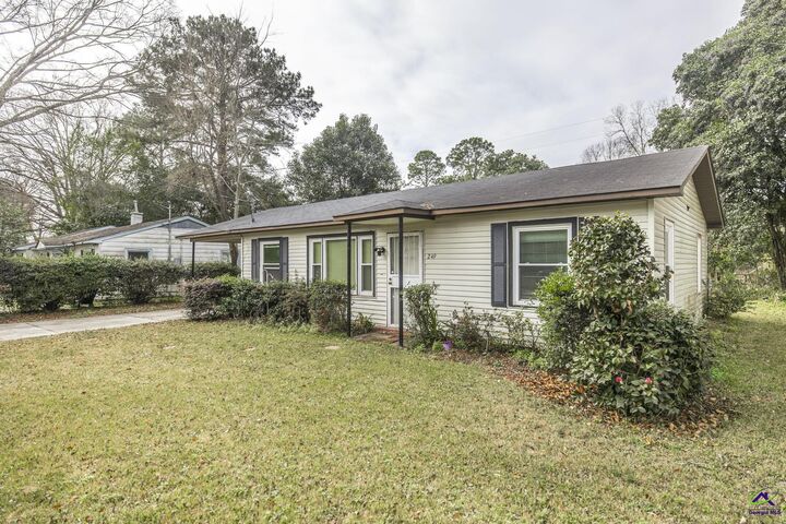 Property Photo:  249 Ward Street  GA 31093 