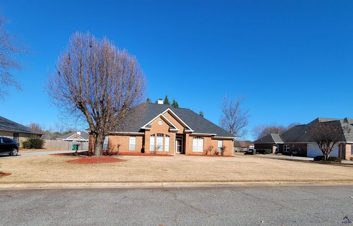 Property Photo:  206 Rhett Drive  GA 31088-2546 