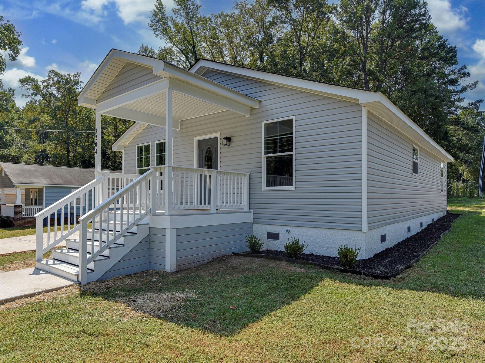 Property Photo:  3204 Amay James Avenue  NC 28208 