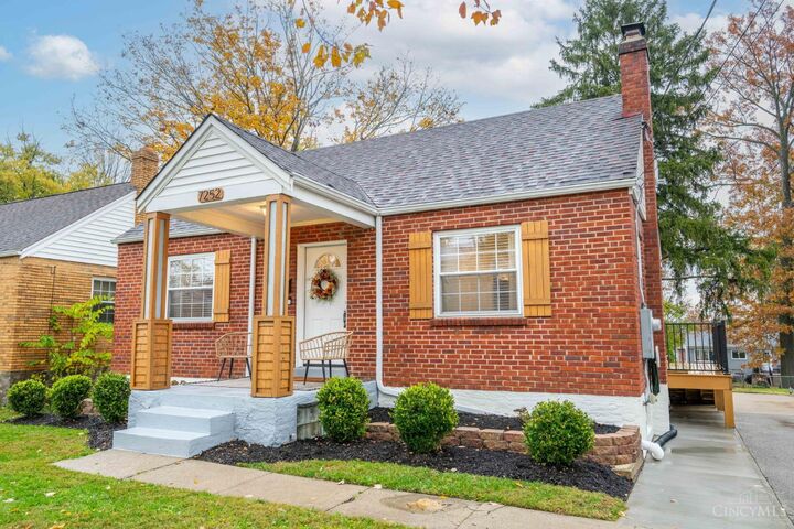 Property Photo:  7252 Osceola Drive  OH 45243 