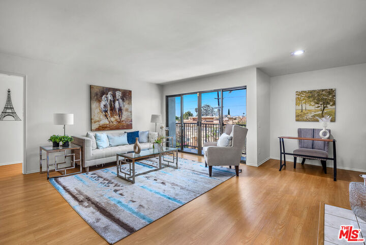 Property Photo: 14804 Magnolia Blvd CA 91403