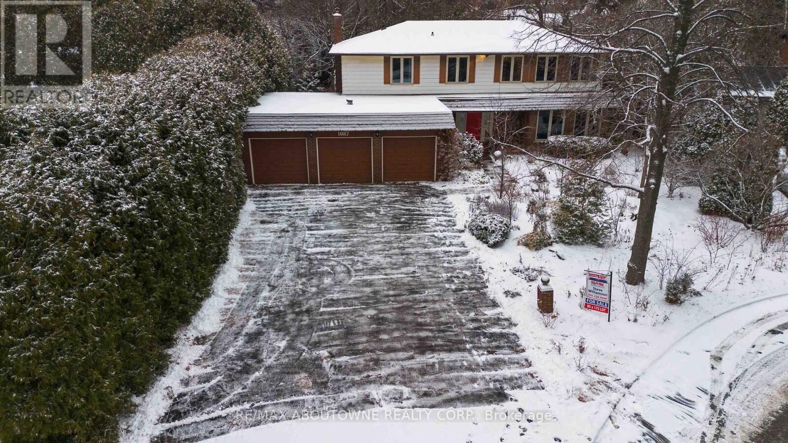 Property Photo: 1087 Tanglewood Court ON L6L 5H6