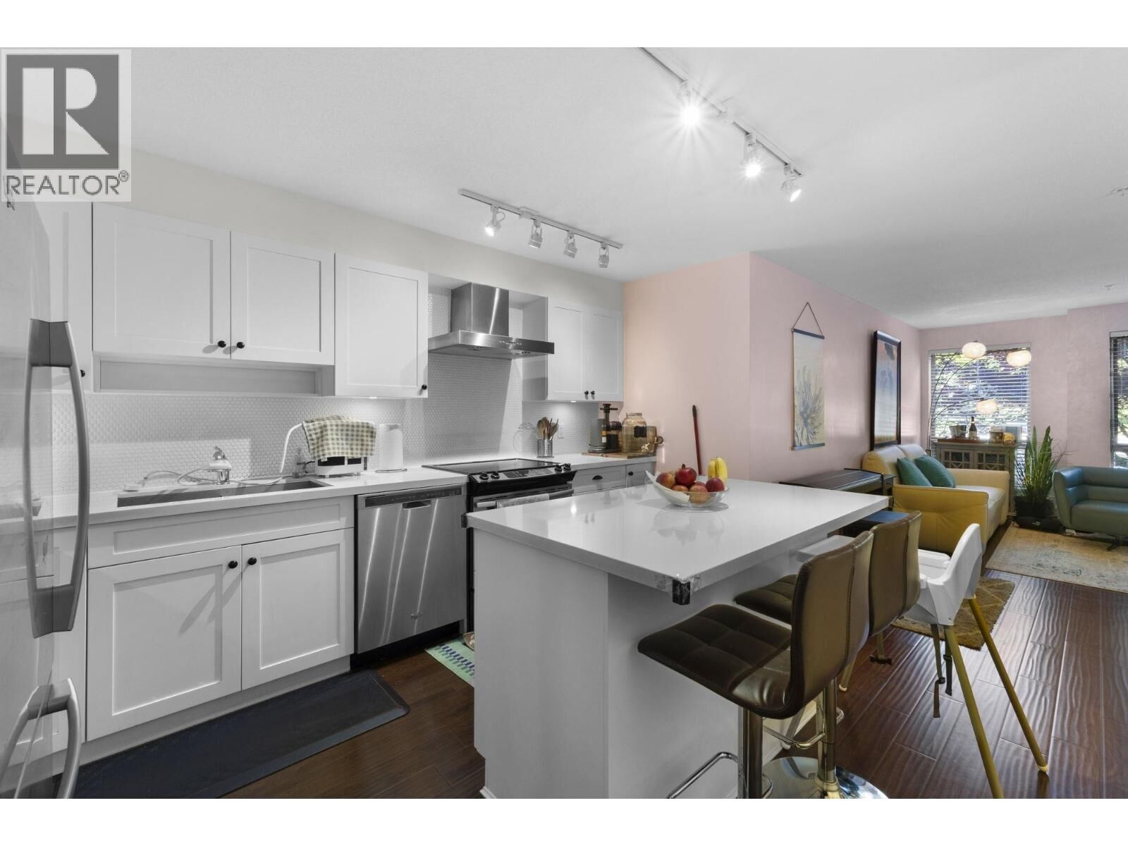 Property Photo:  500 Royal Avenue 211  BC V3L 0G5 