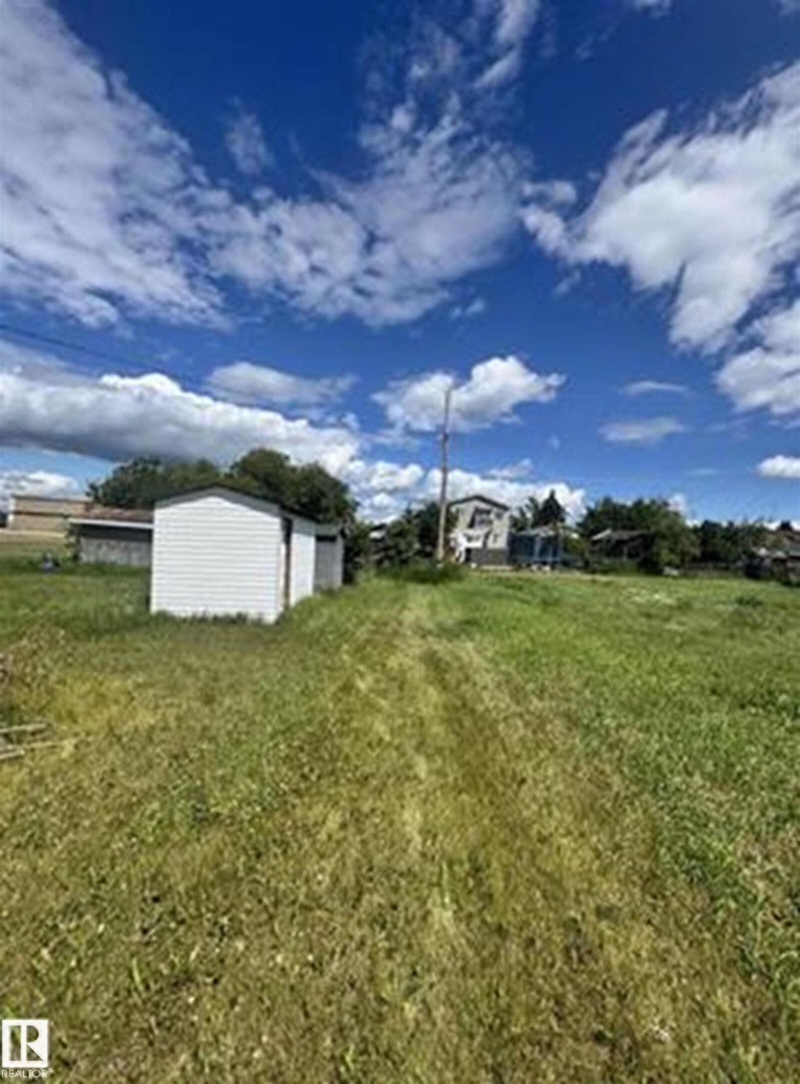 Property Photo:  5119 2nd Street  AB T0A 0M0 