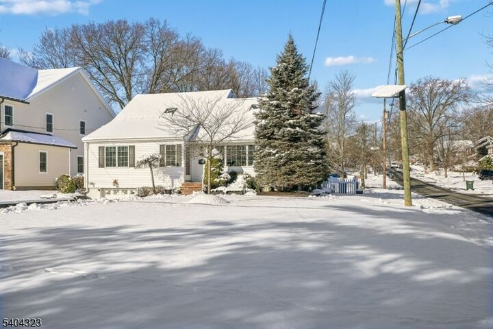 Property Photo:  191 King St  NJ 07023 