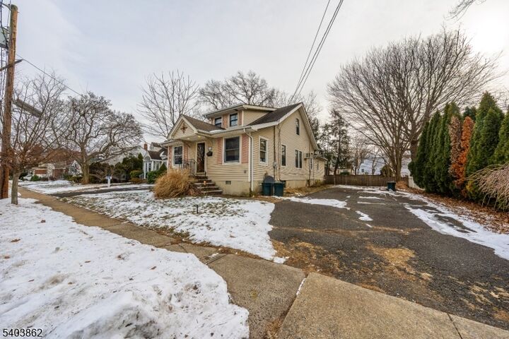 Property Photo:  435 Spruce Ave  NJ 07027 