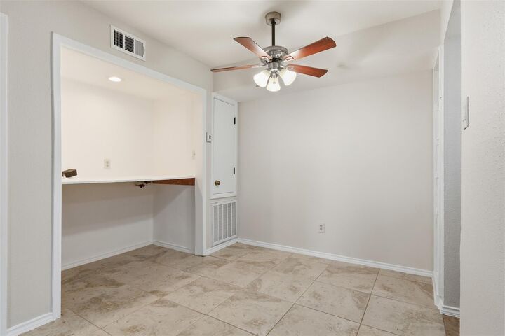 Property Photo: 7200 Clarewood Drive 1504 TX 77036