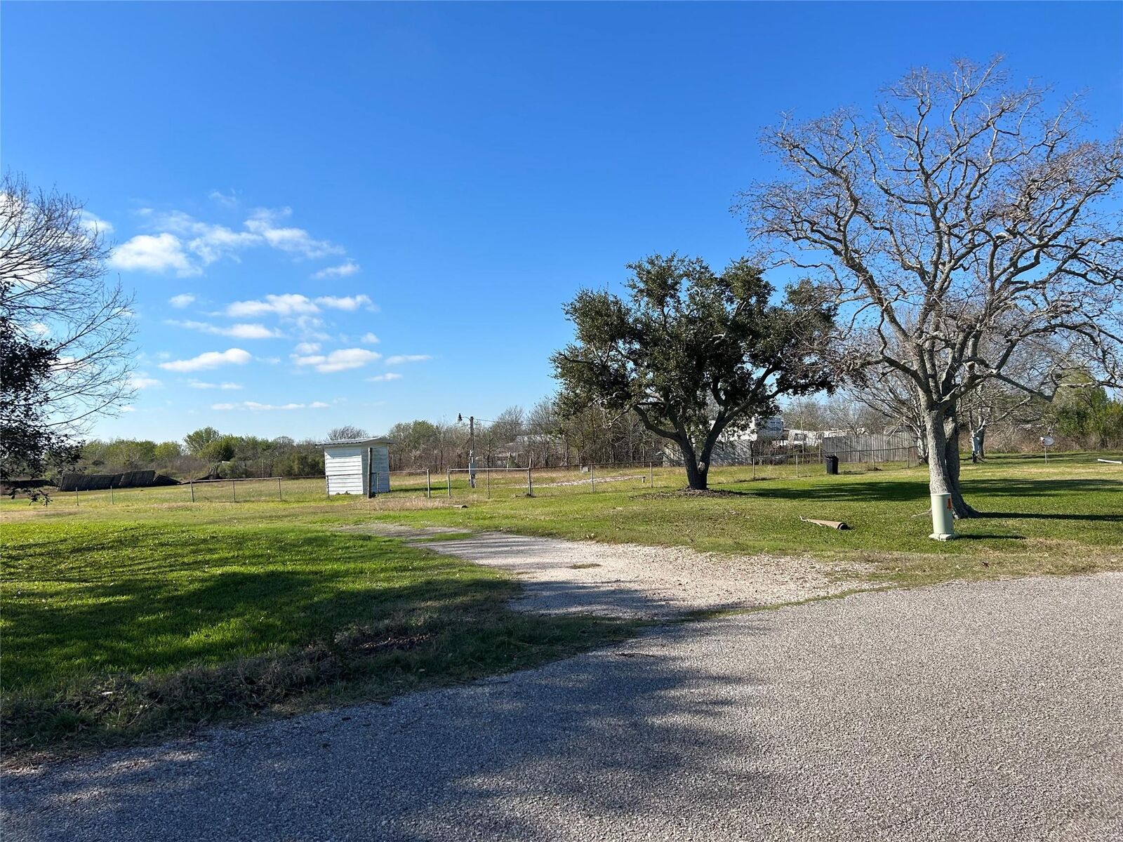 Property Photo:  4906 County Road 469  TX 77422 
