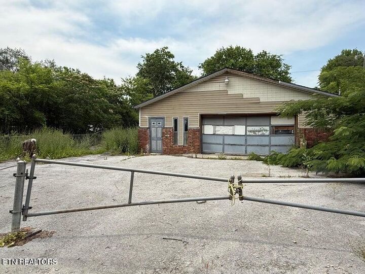 Property Photo: 6921 Old Rutledge Pike TN 37924