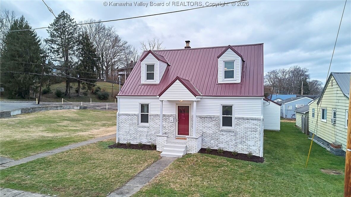 Property Photo:  719 Hansford Street  WV 25177 