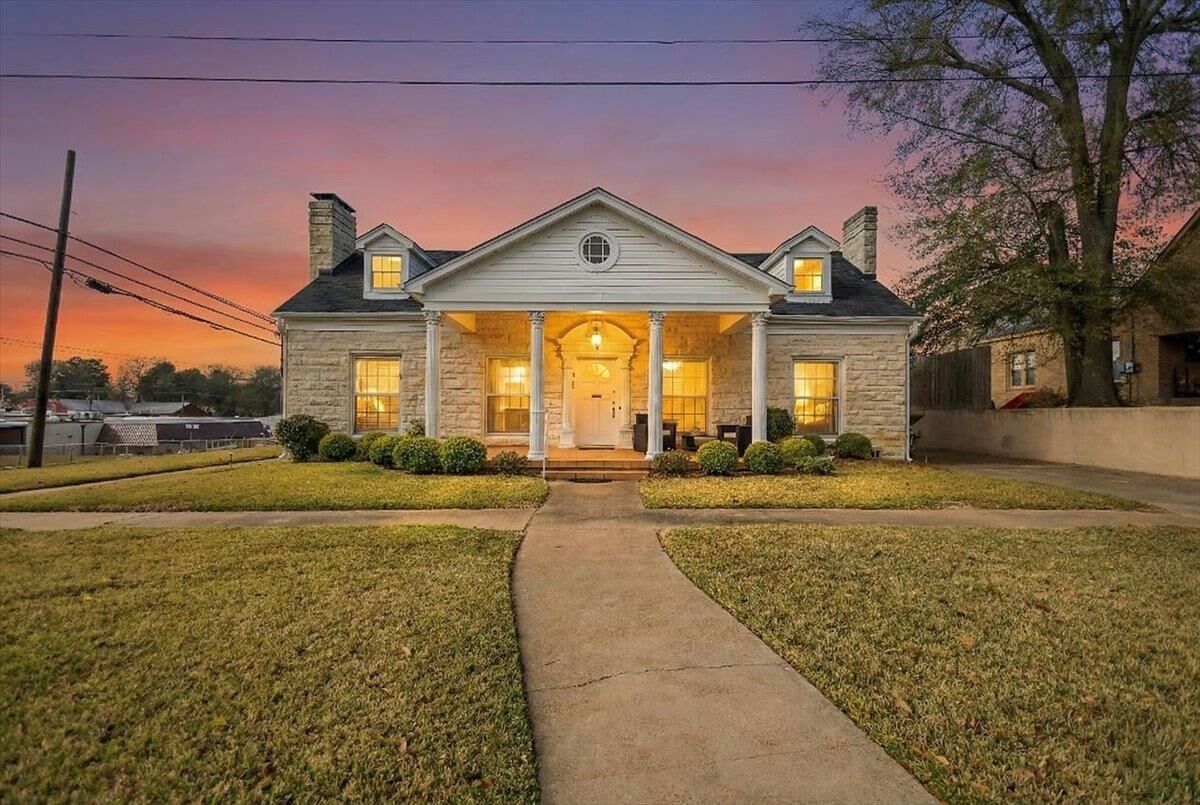 Property Photo:  315 N Main Street  TX 75652 