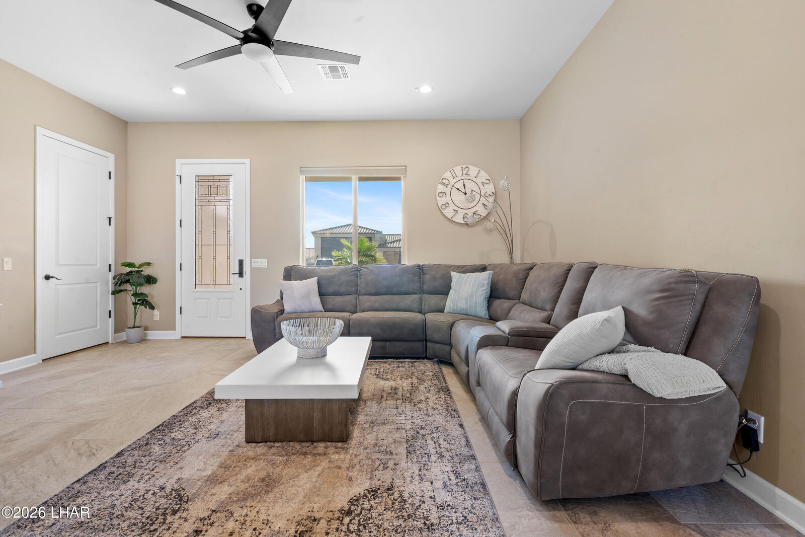 Property Photo: 1659 E Susan Dr AZ 86404