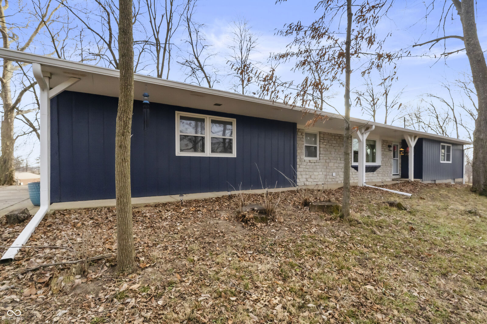 Property Photo:  2579 E 400 N  IN 46184 