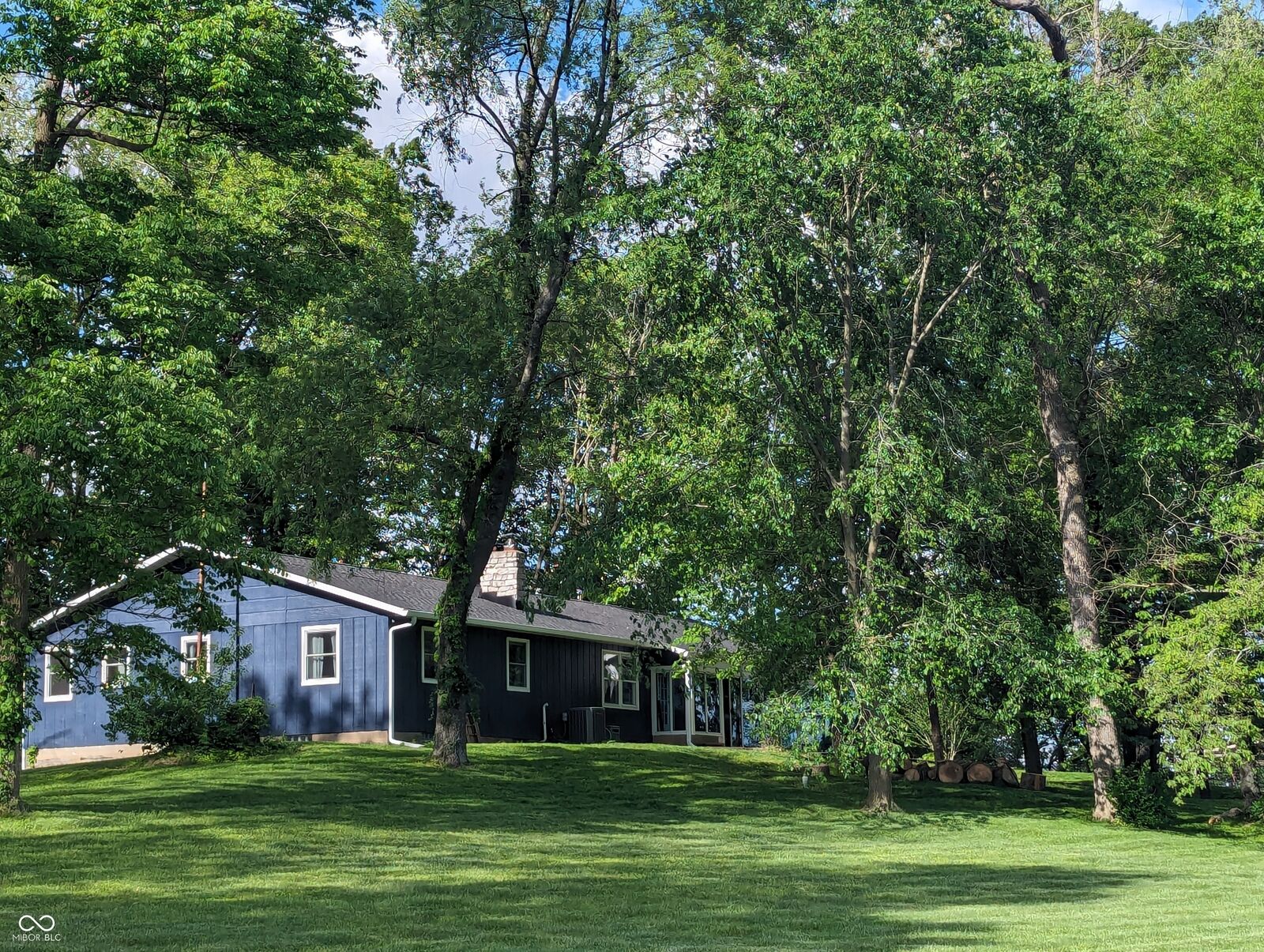 Property Photo:  2579 E 400 N  IN 46184 