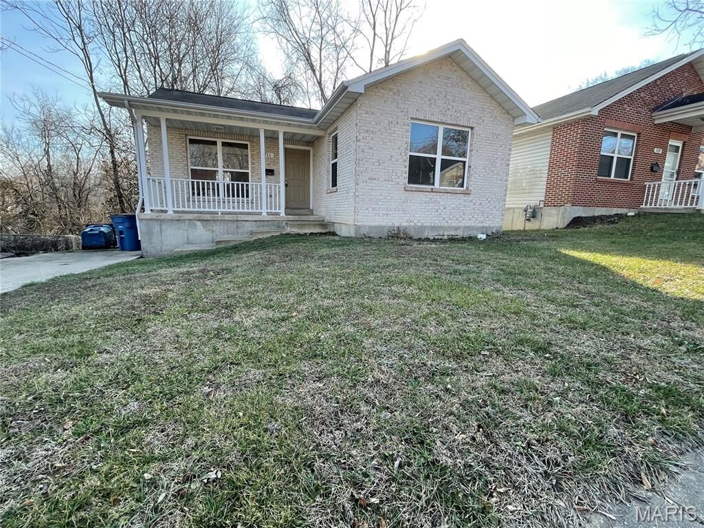 Property Photo:  711 Silver Street  IL 62002 