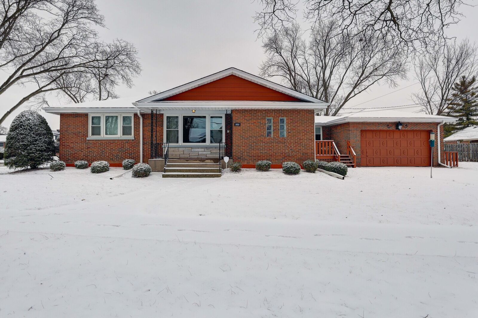 Property Photo:  1850 Kensington Avenue  IL 60154 