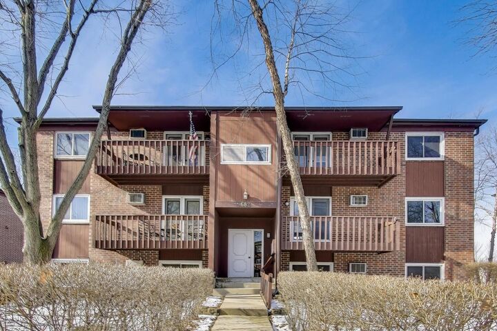 Property Photo:  682 Daisy Lane 213  IL 60172 