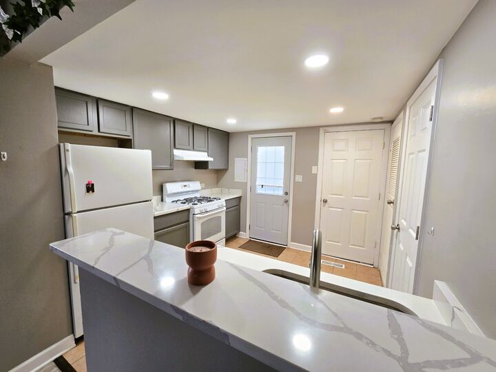 Property Photo:  319 Meadow Green Lane  IL 60073 