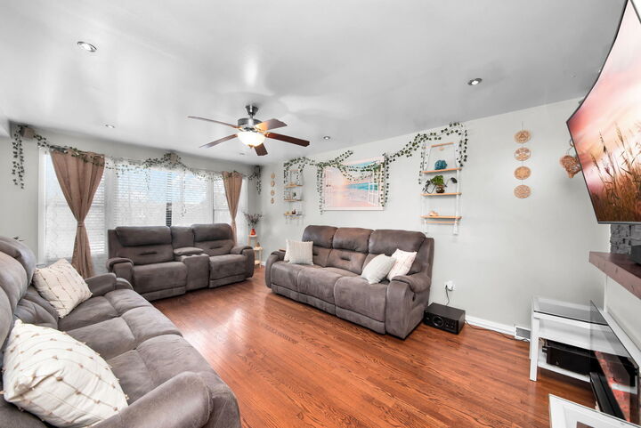 Property Photo: 7820 Nagle Avenue IL 60459