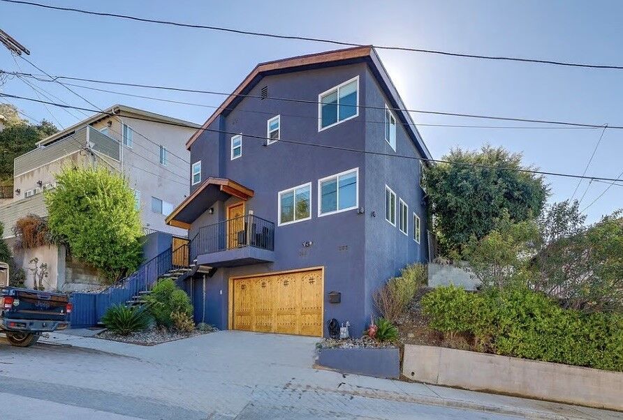 Property Photo:  3620 Altamont  CA 90065 