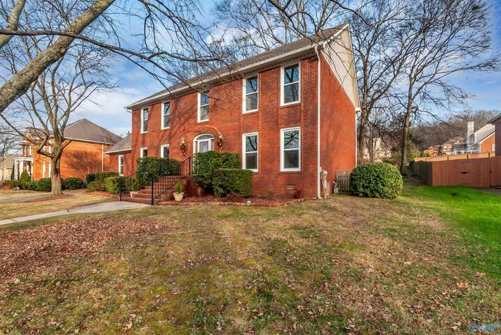 Property Photo:  102 Gatsby Drive  AL 35758 