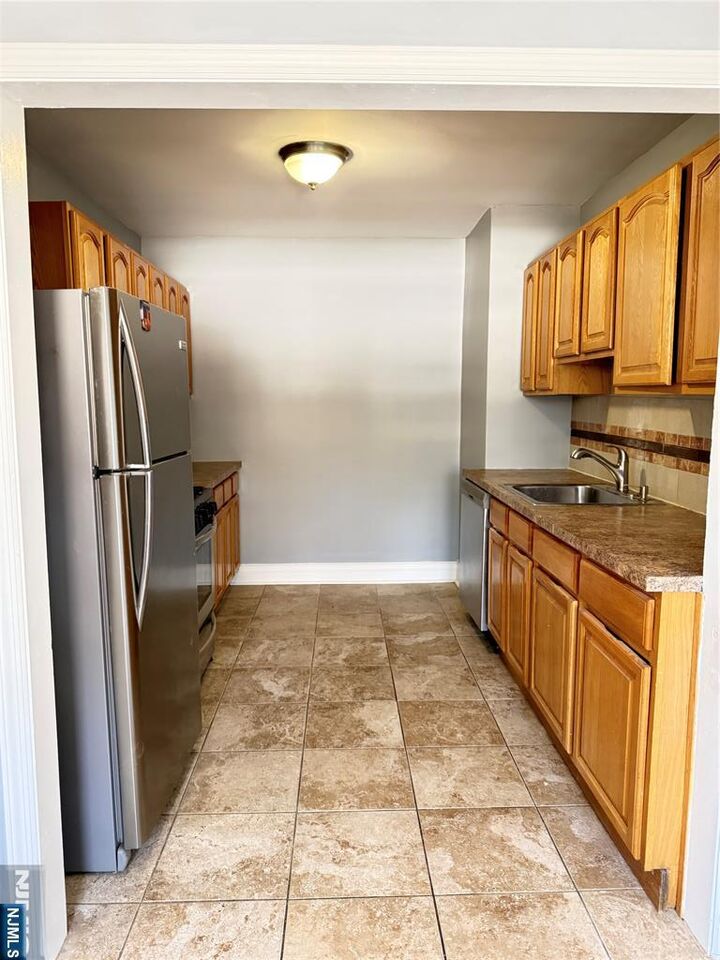 Property Photo:  166 Grand Avenue A6  NJ 07631 