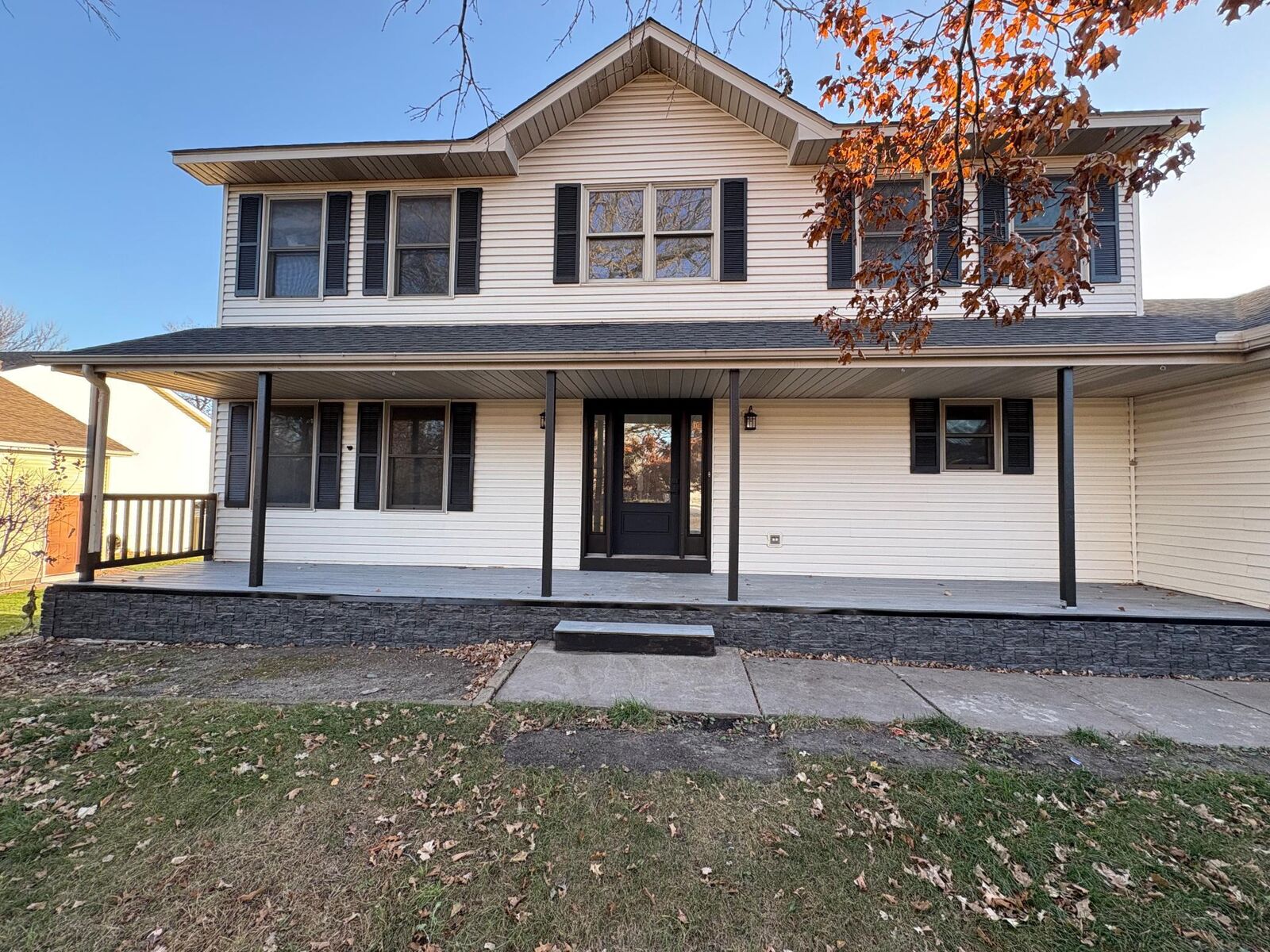 Property Photo: 2424 Briar Oakes Boulevard MN 55362