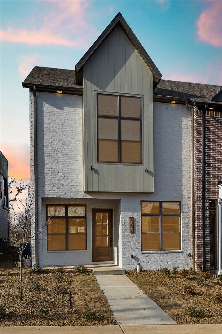 Property Photo:  1037 NW A Street  AR 72712 