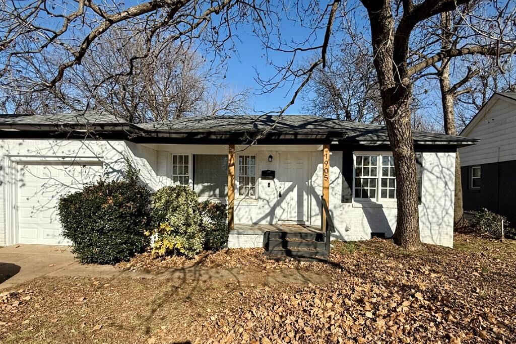 Property Photo: 1905 Hasley Drive OK 73120