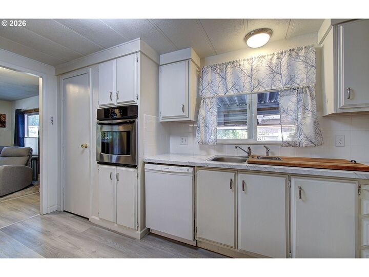 Property Photo:  5404 NE 121st Ave  WA 98682 