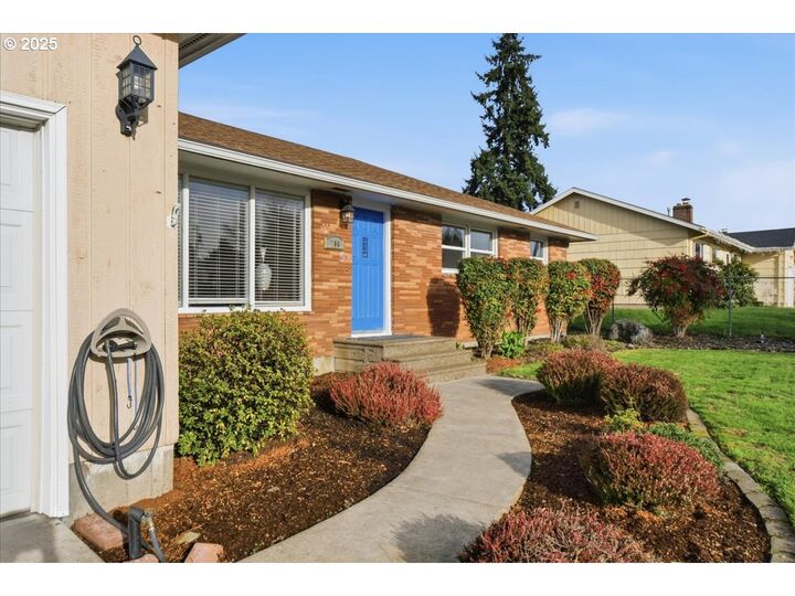 Property Photo:  706 NW 85th St  WA 98665 