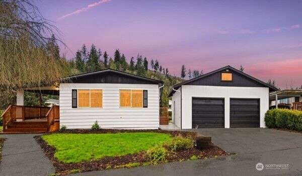 Property Photo:  8512  144th Ave E 13  WA 98372 