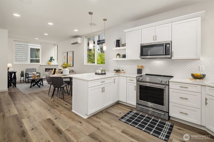 Property Photo:  5210 B  Brooklyn Avenue NE  WA 98105 