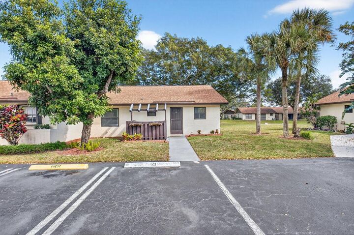 Property Photo:  28 Via De Casas Norte 28  FL 33426 