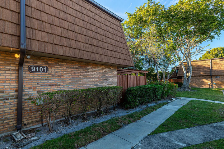 Property Photo: 9101 SW 19th Place B FL 33324
