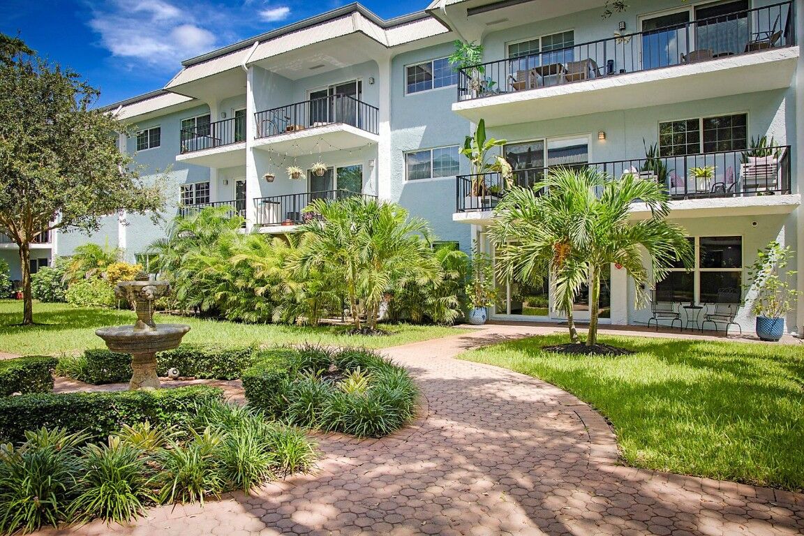 Property Photo:  3002 NE 5th Terrace 215B  FL 33334 