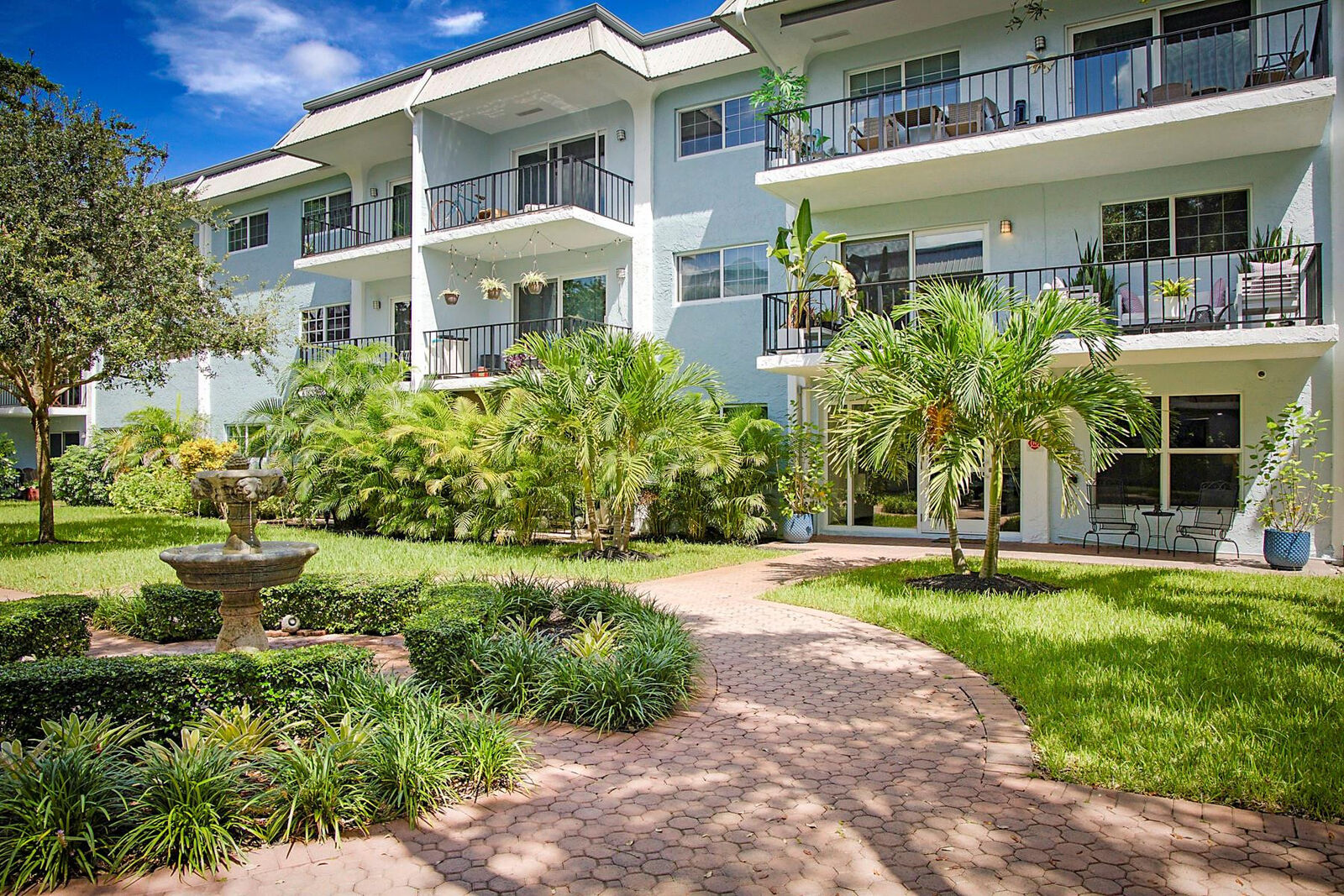 Property Photo:  3002 NE 5th Terrace 215B  FL 33334 