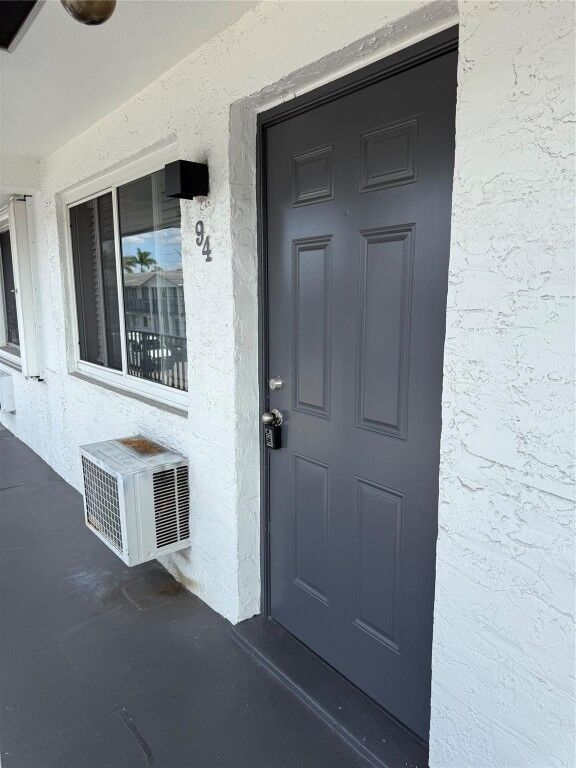 Property Photo:  1818 E Oakland Park Boulevard 94  FL 33306 