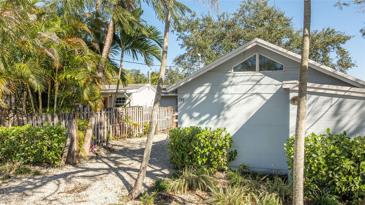 Property Photo:  232 Seminole Avenue  FL 33312 