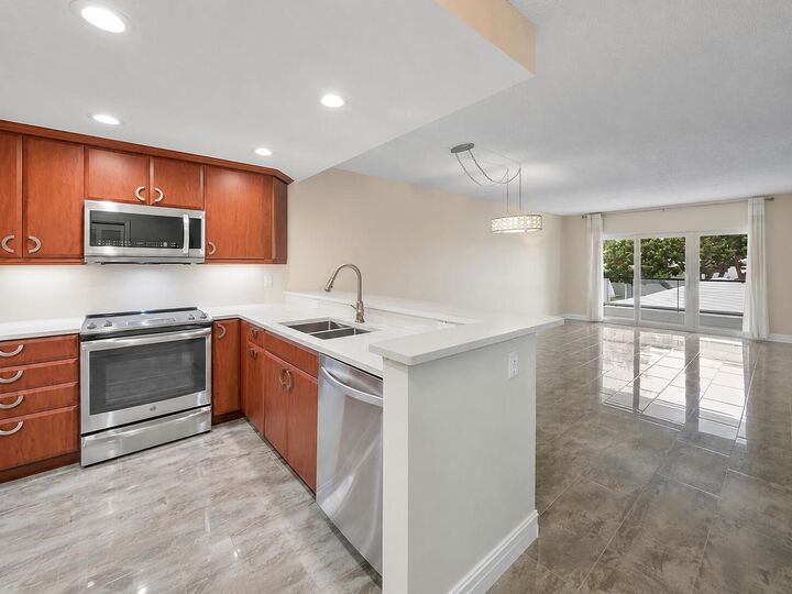Property Photo: 1500 S Ocean Boulevard 207 FL 33062